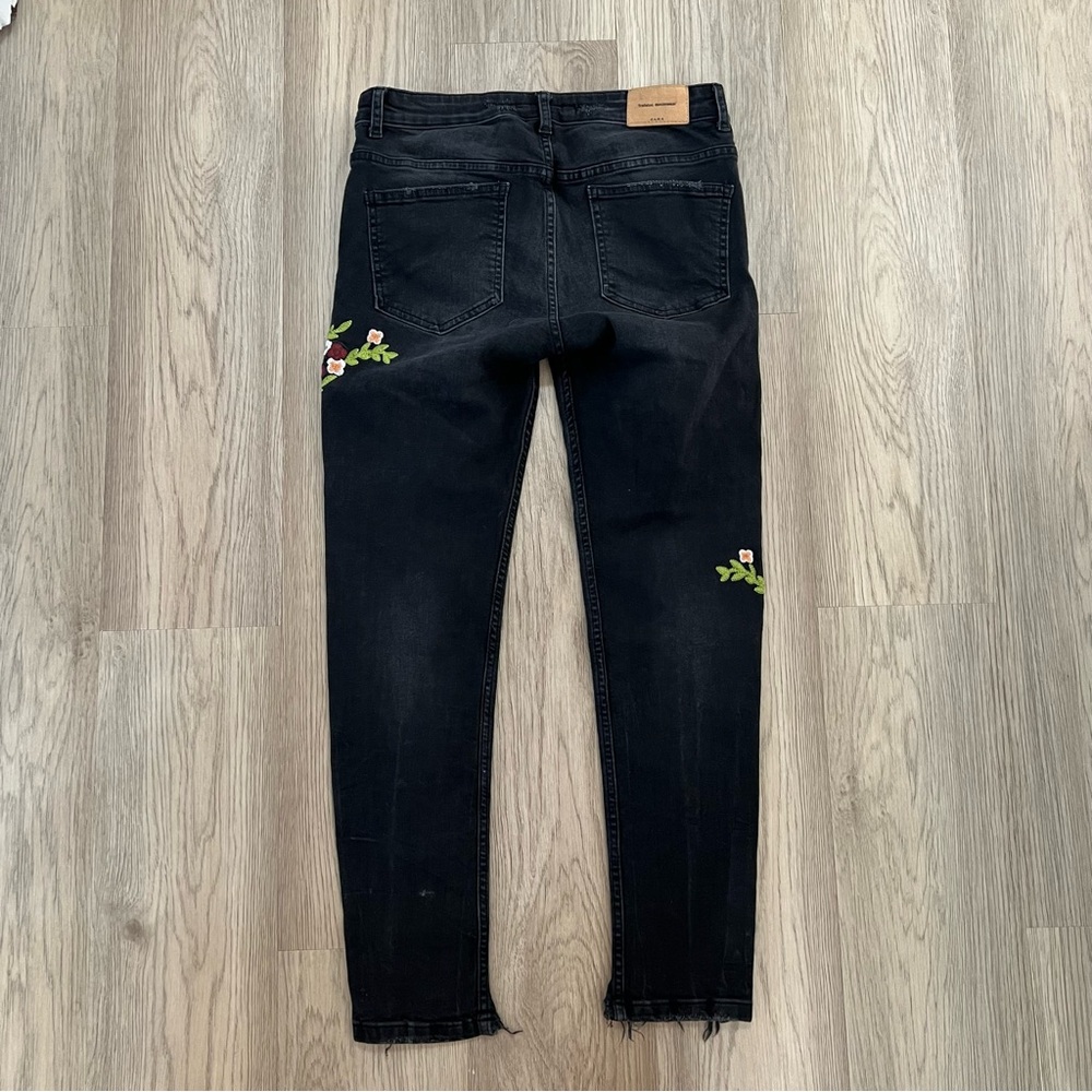 ZARA Trafaluc Black Skinny Jeans with Floral Embroidery & Raw Hem Size 8 - Picture 12 of 14